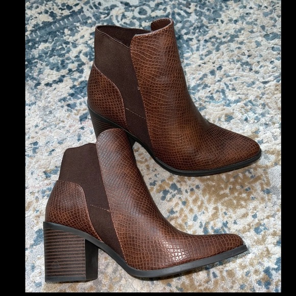 Soda Pointed Toe Reptile Block Heel Ankle Boots - Picture 2 of 8